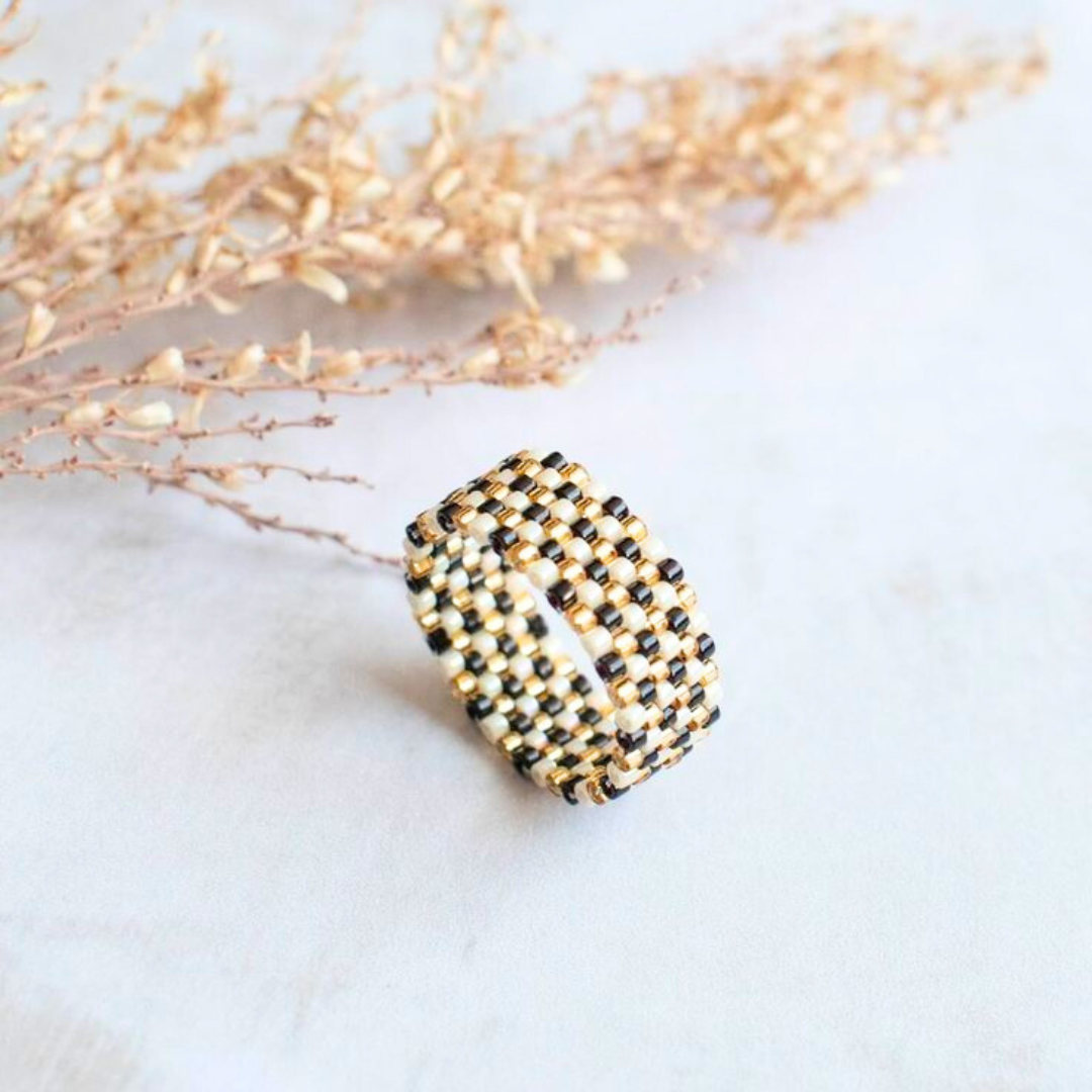 Atelier Créatif à Caen - Apprenez à créer vos bijoux en tissage de perles Miyuki